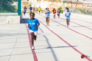Young runners on the Osaka track